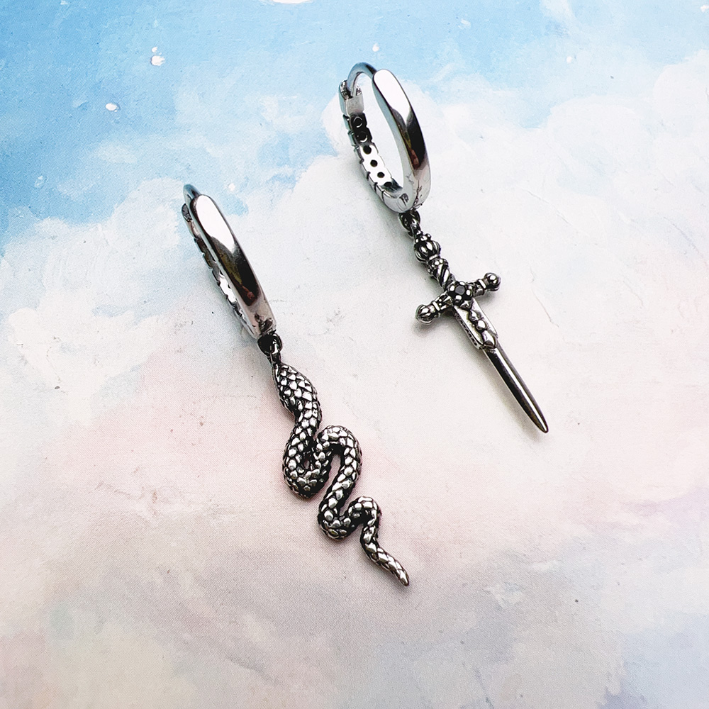 Creolen, geschwärzte Schlange und Schwert, europäischer Stil, Jahrgang-Edelschmuck für Damen und Herren, aus massivem 925er-Sterlingsilber