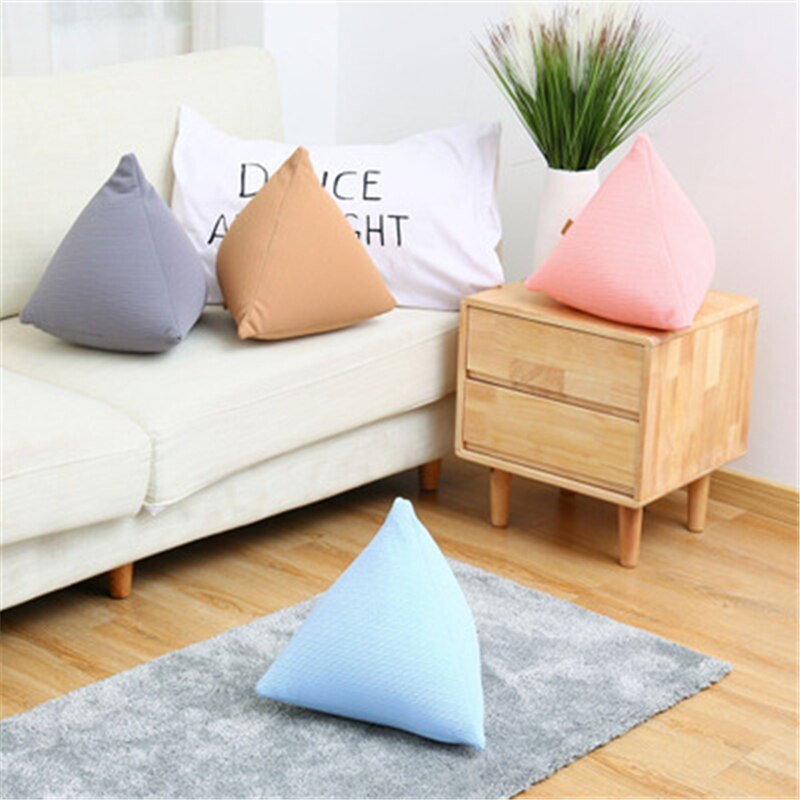 Peiduo skum trekant pute er en veldig myk dekorativ pute 40*35 cm egnet for hjemme soverom bar sofa kropp pute