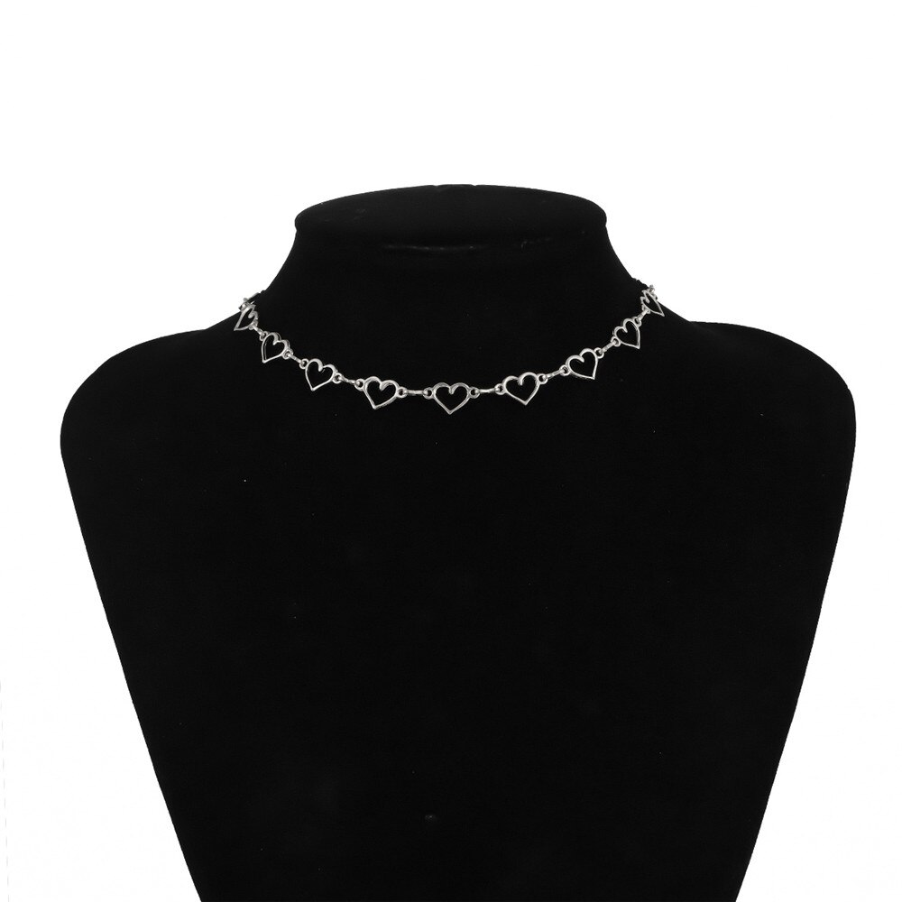 Korean Style Sweet Small Love Heart Choker Necklace For Women Girl Simple Minimalist Clavicle Chain Necklace Cute Jewelry: Silver