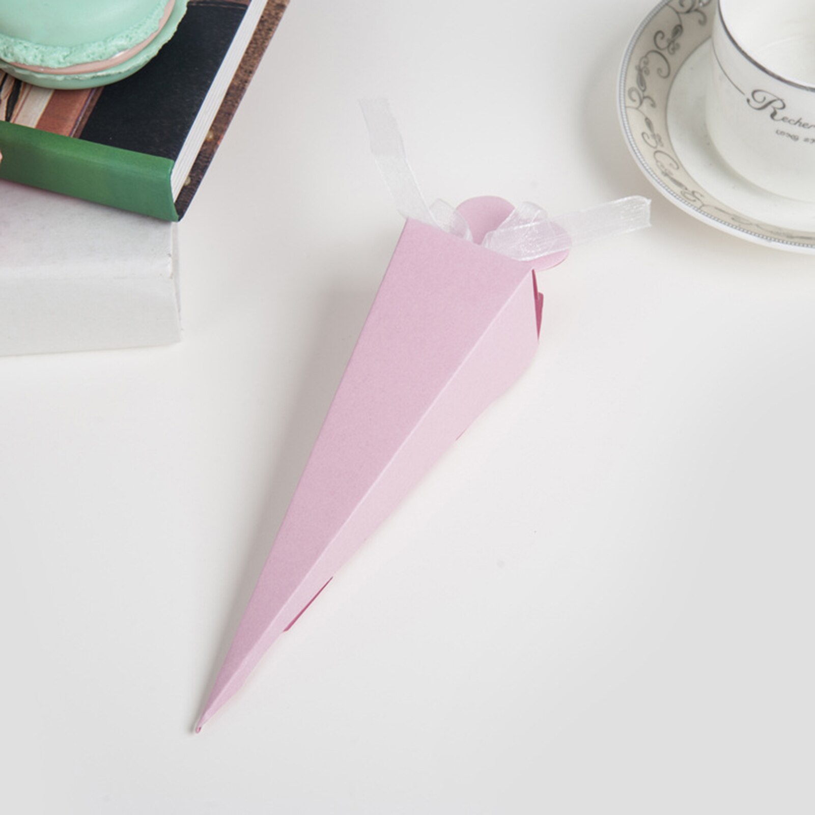 50pcs Cones Favour Box Long Triangles Shape Sweet Candy Box For Wedding Birthday Party Cake Decorating Tools: Pink