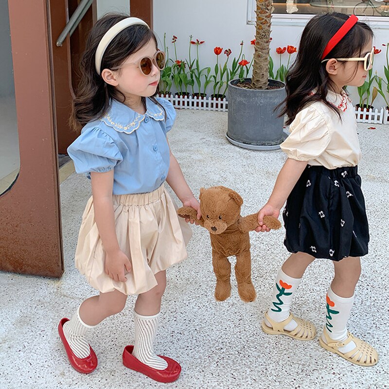 Camicetta per bambina estiva camicia per bambini camicetta per bambini abiti di moda per bambini Ins manica a sbuffo colletto ricamato cotone 1-6Y