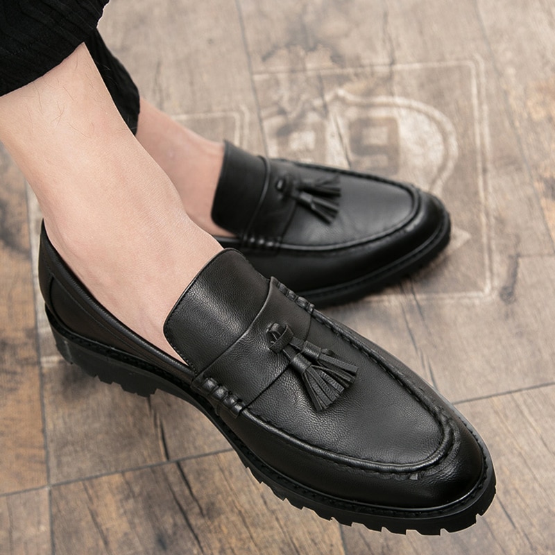 Herrskor läderskor som andas avslappnade sneakers loafers tofs mokassins bröllopsfest skor  l4