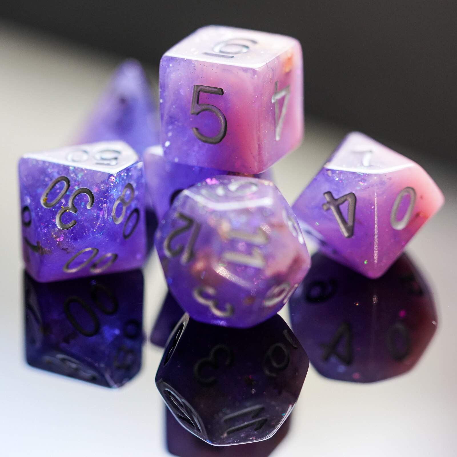 7 Pz/impostato Rosa/viola DND Dadi Colorato con Effetti luccichio D & D Dadi Poliedrici Giochi di Dadi impostato per la Tavola giochi MTG RPG