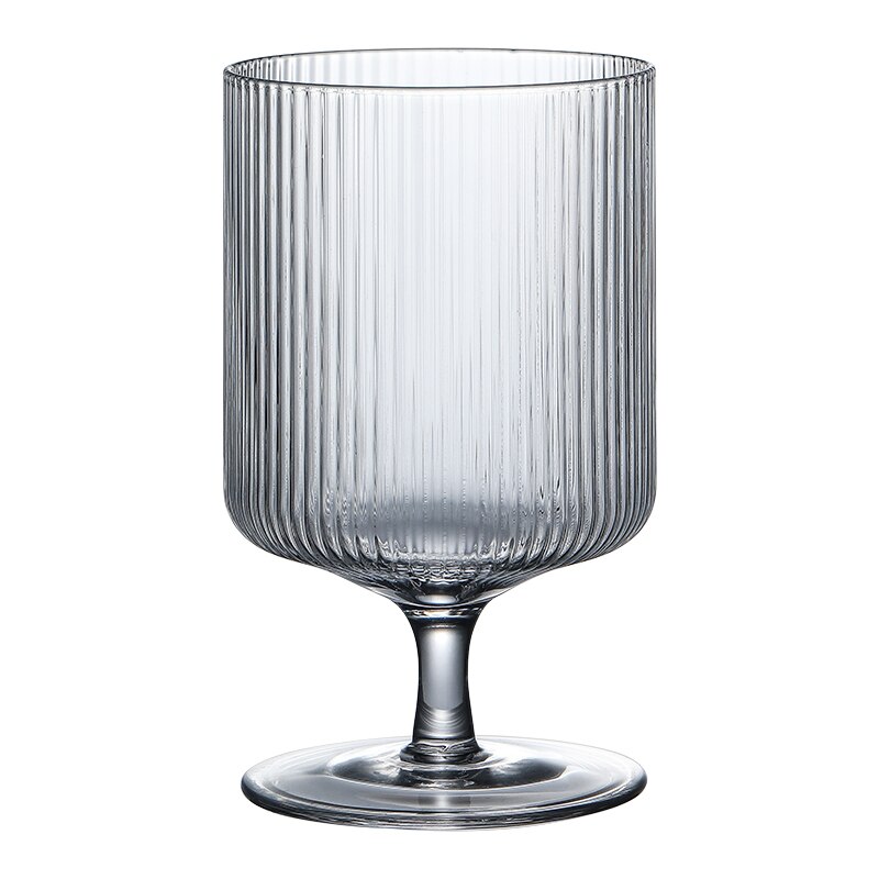 restaurant striper cocktail vin glass kopp beger iskrem yoghurt beger pudding dessert tallerken høy bolle kake matbit beholder