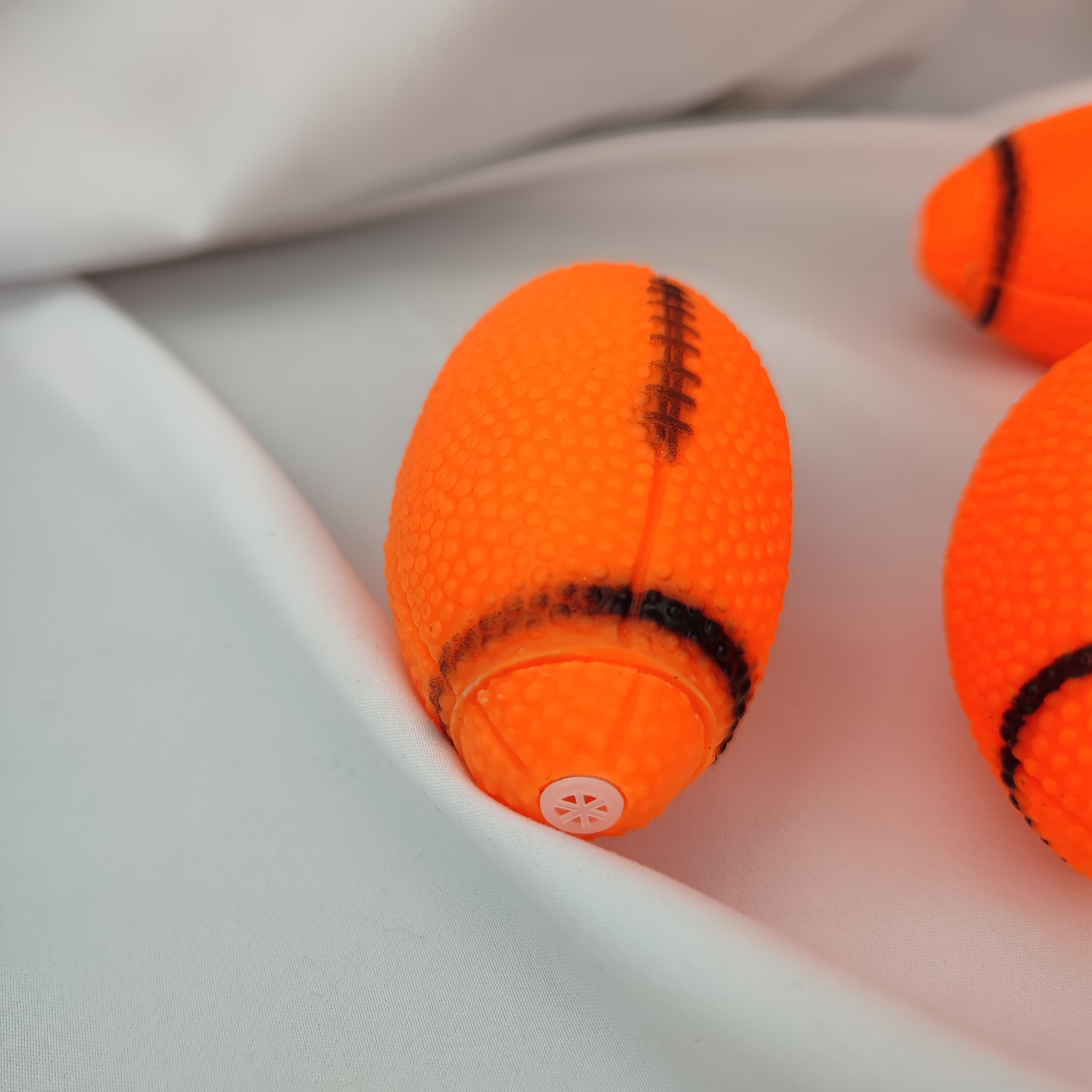 Pet Sounding Vinyl Toys For Dog Squeaking Sounding Rugby Teddy Golden Retriever Ball Dog Training Toy Interact Entertainment Toy