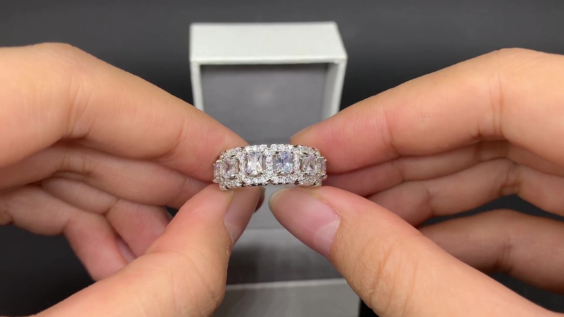 Newshe Solid 925 Sterling Silver Wedding Ring Engagement Band 2 Ct Aaaaa Cz Eternity Classic Sieraden Voor Vrouwen JR4682