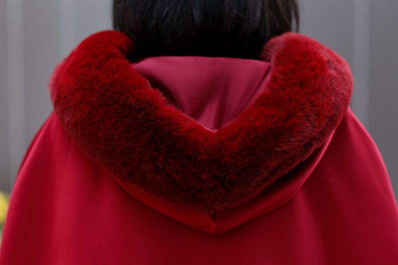 Wijn Rode Bridal Cloaks Hooded Faux Fur Floor Lange Warme Herfst Winter Bruiloft Cape Bruid Accessoires