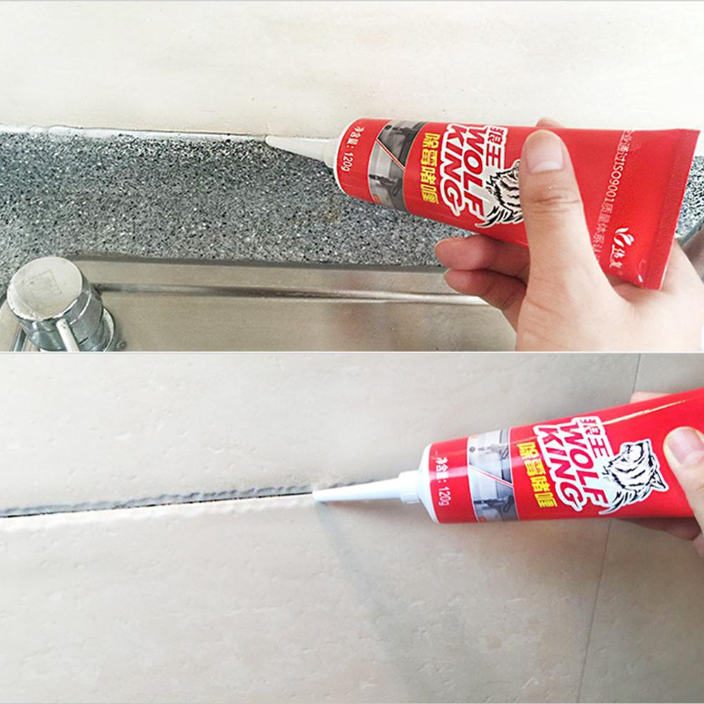 Huishoudelijke chemische wondermiddel diep in de muur schimmel schimmelreiniger muur schimmel verwijderen keramische tegels zwembad daarnaast schoonmaken