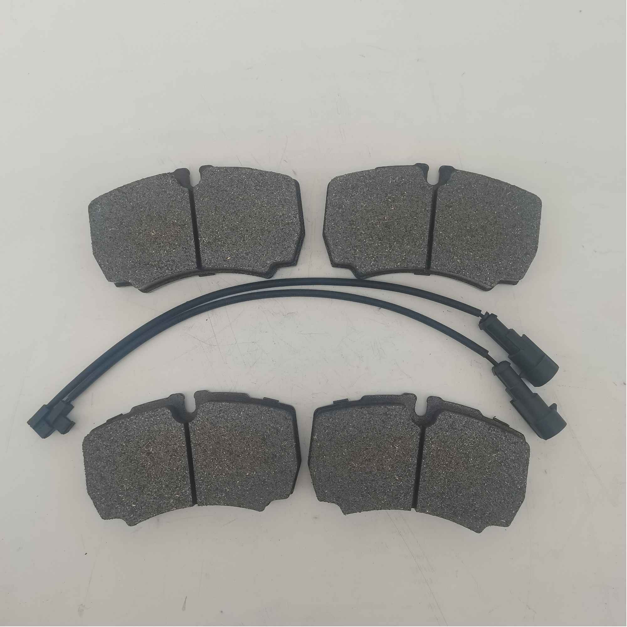 GD085/FDB1405 4piece/set Car Brake Pads Rear For IVECO DAILY III Box Body / Estate [1997] OEM:424 708 41