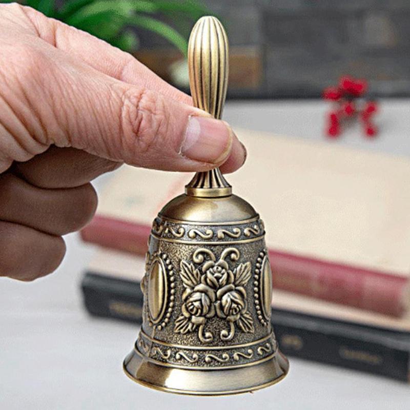 1Pcs Hand Bell Metal Tone Koperen Ring Alarm Hand Hold Dienst Call Bell Desktop Bel Thee Dinner Bells Game bells Xmas Klokken