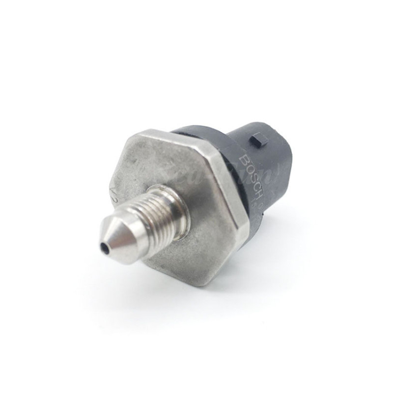 Fuel Pressure Sensor For VOLVO S60 S80 V40 V60 V70 0261545039 0261545038