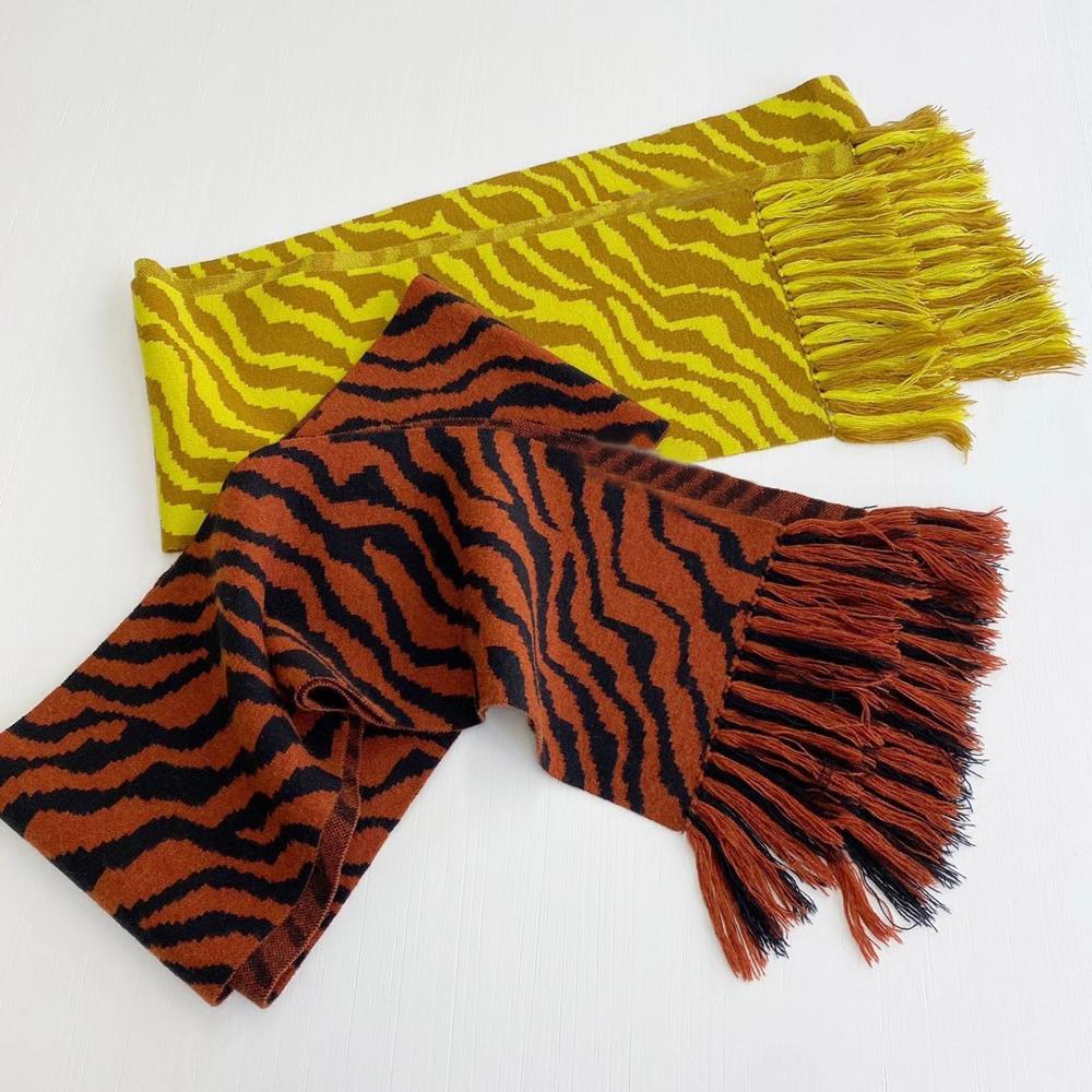 Bufanda de lana larga con estampado de leopardo y cebra para mujer, Fular de borlas Vintage de alta gama, otoño e invierno, 9,18