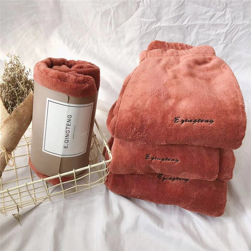 Zimowe grube ciepłe flanelowe piżamy spodnie damskie aksamitna piżama spodnie Salonik nosić koralowe polarowe ubrania domowe zimowe Homewear