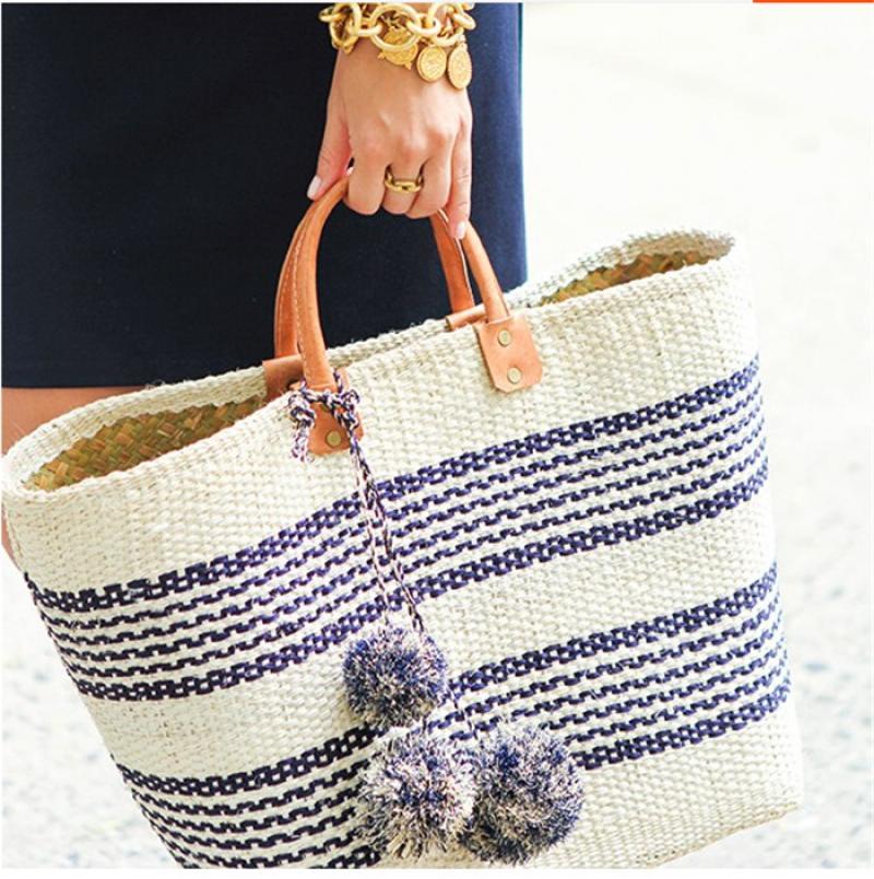 Handgefertigte, gewebte taschen für damen, boho-strohtasche mit streifen und pompons, sommer-strandtasche, xxl-einkaufstasche, wayuu-häkelarbeit