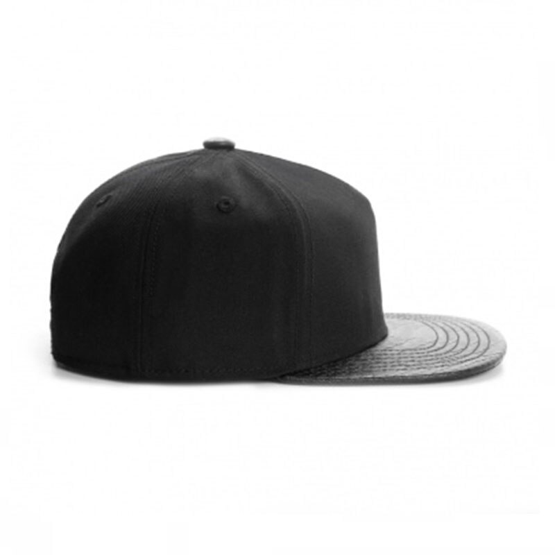 Cappello da baseball sportivo hip-hop in bianco solido con cappuccio nero di marca diakb per uomo donna berretto da baseball da sole casual per esterno per adulti