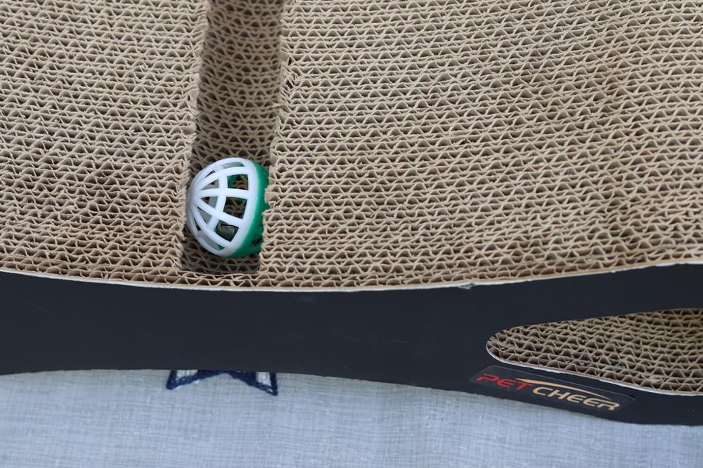 Cat Scratcher Lounge Fat Cat Bed Cardboard Paper Cat Toy Scratching Pad