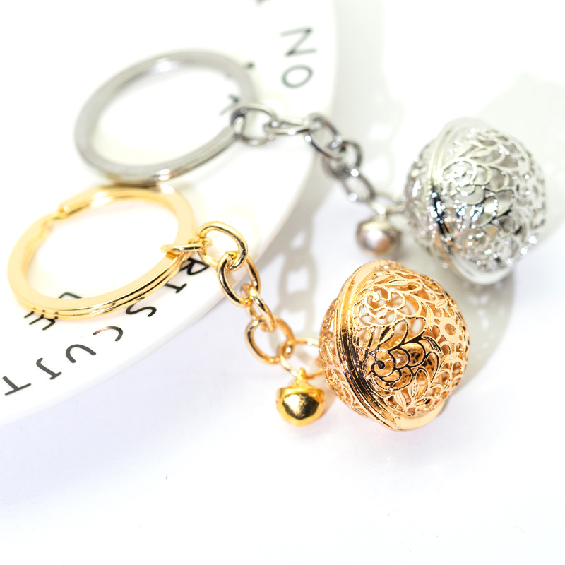 Creatieve Planeet Wind Gong Auto Sleutelhanger Bell Holle Gesneden Metalen Bell Opknoping Decoratie Sleutelhangers Voor Vrouwen