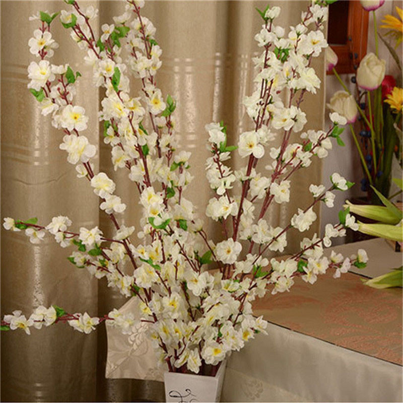 65cm 5 stk silkeblomst kunstig kirsebær forår blomme ferskenblomst gren hjem bryllup dekorative blomster plast ferskenbuket: Hvid