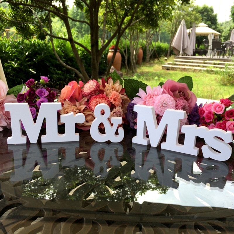 Wedding Decoration Mr & Mrs White Wooden Letters Sign For Sweetheart Table Decor