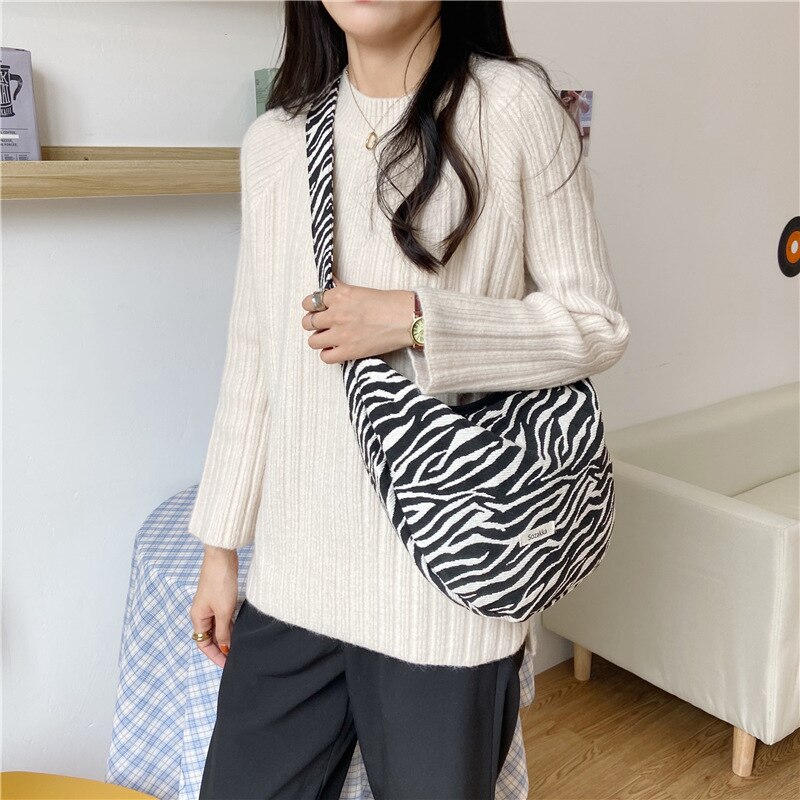 Borsa con fibbia da donna borsa a tracolla in tela a scacchiera in bianco e nero borsa a tracolla borsa per scuola ragazza Lady Shopper Travel