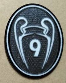 Hoogste trofee 4 5 7 9 10 11 12 13 kampioensbadge grijs ucl kampioen 4-13 keer trofee badge: 9