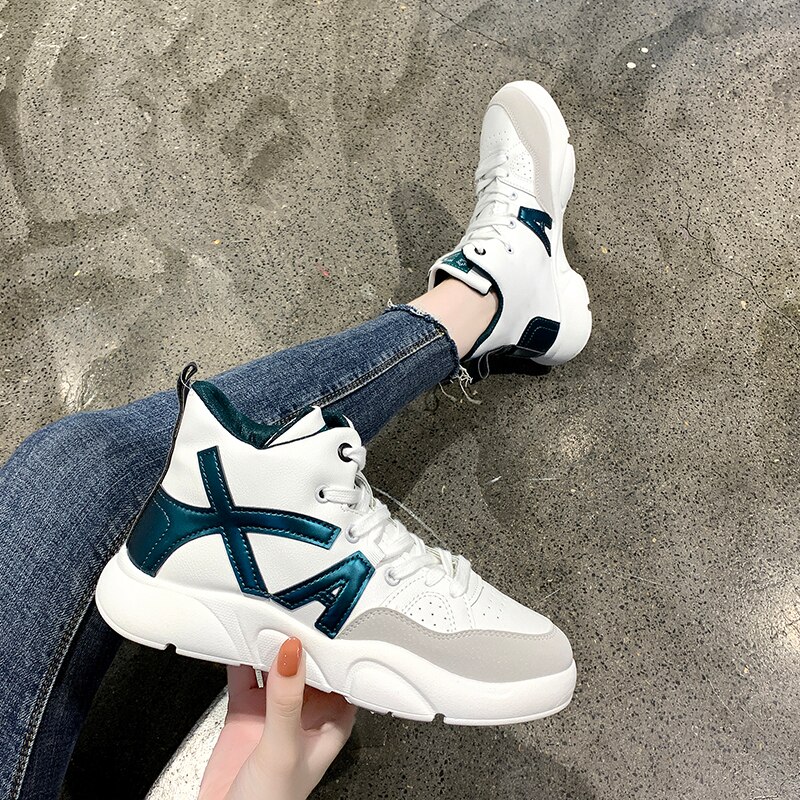 Kvinder hvide skateboarding sko kvinder sneakers high top flats åndbare street sports sko dame walking sko