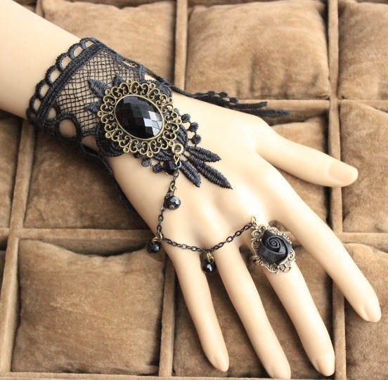 Gothic Armband Zwarte Kant Vinger Hand Chain Harness Vrouwen Armband Metalen Crystal Charm Steampunk Lady Vintage Sieraden, TCN616