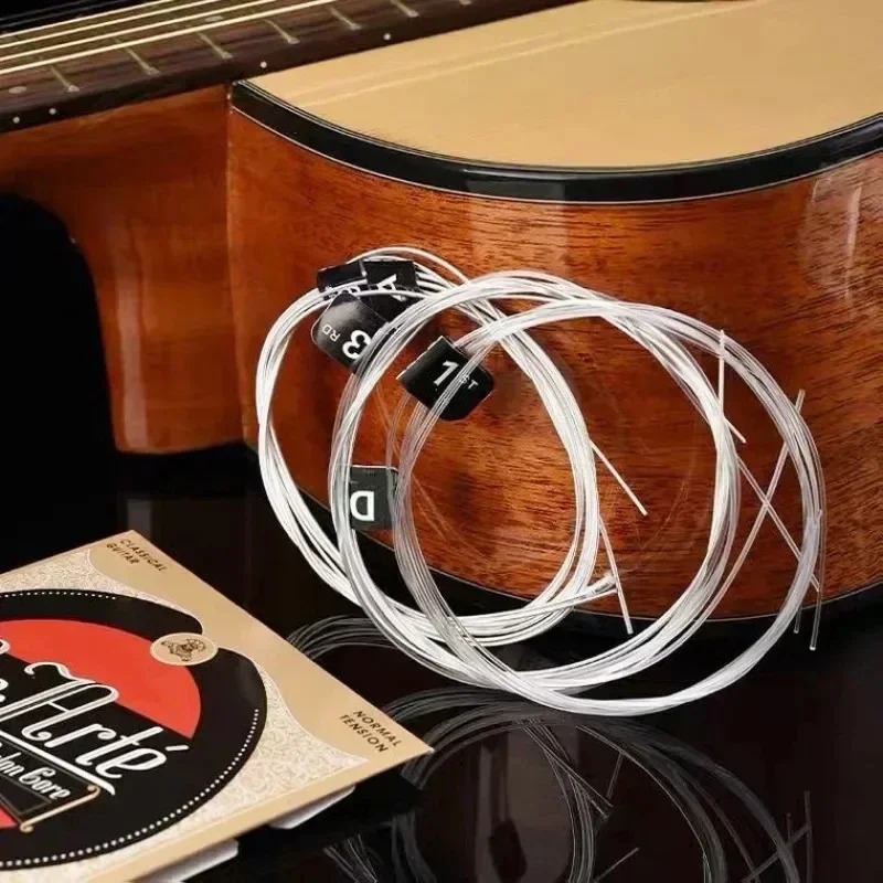 Cordes de guitare classique EJ45, noyau en nylon plaqué argent, ton clair et brillant, jeu fluide, Tension moyenne pour débutants et professionnels