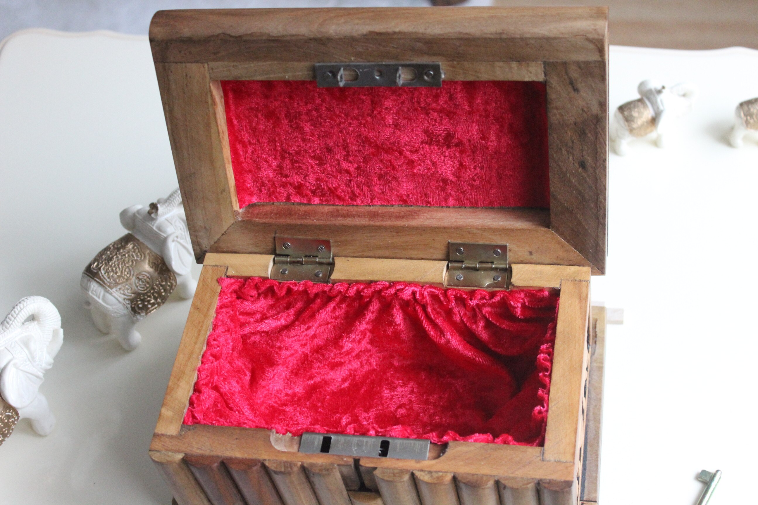 box, jewel box, walnut chest, woodcarving, wooden chest, ottoman , valentine box, decorative, trinket,handcarved box
