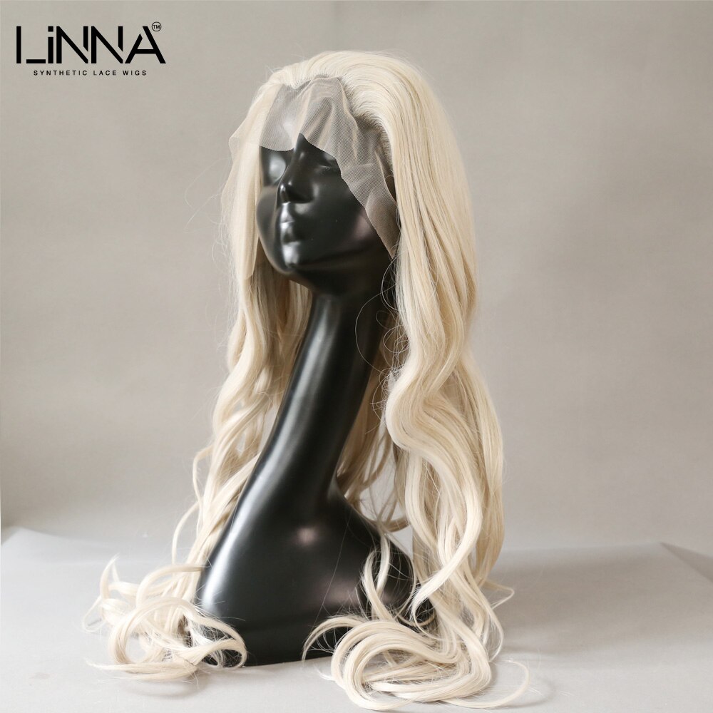 Linna Synthetische Kant Voor Vrouwen 28 Inch Blonde Kleur Natuurlijke Wave Hittebestendige Zachte Haar Pruik Met Natuurlijke haarlijn