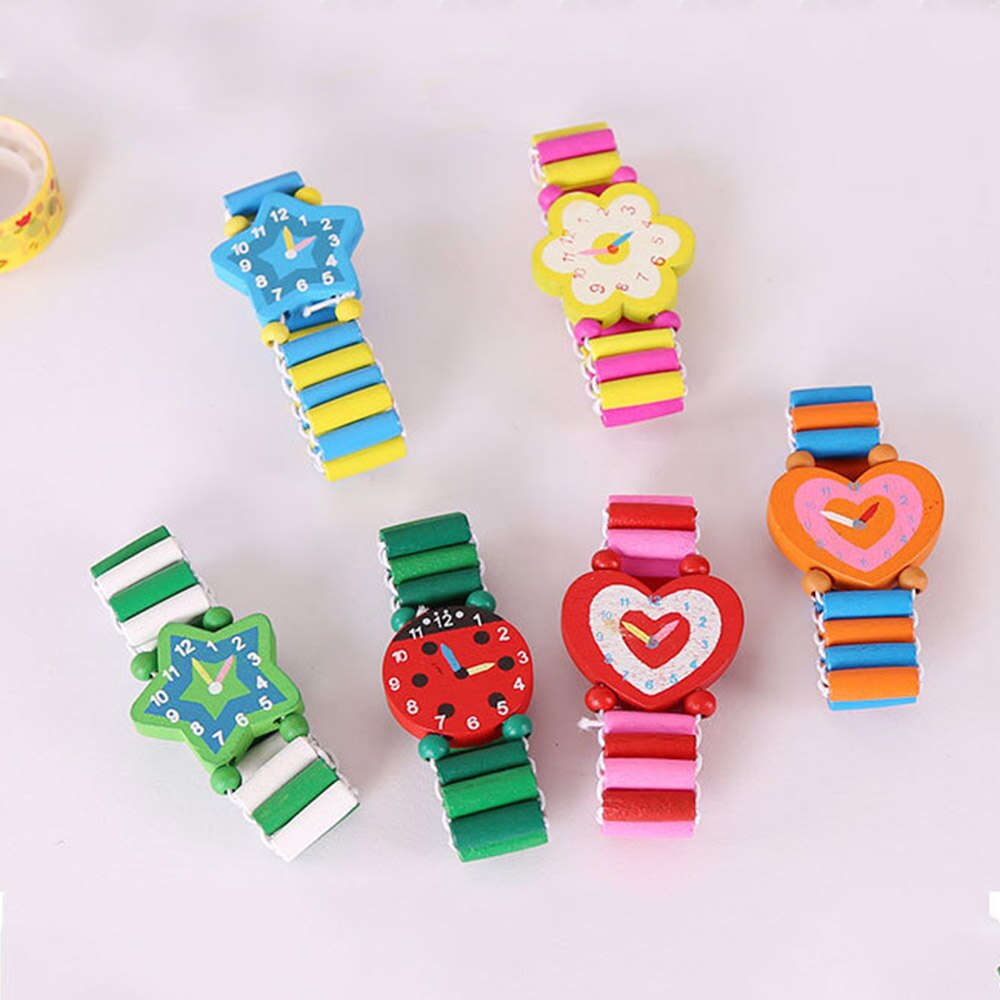 1 pc Nuovo colore Casuale Delle Ragazze Dei Ragazzi dei bambini del fumetto di simulazione di trasporto di legno della vigilanza Studente di Cancelleria Regali di Artigianato Della Vigilanza Del Braccialetto Giocattoli