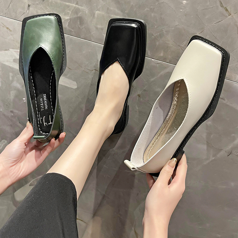 2023 Scarpe basse da donna Scarpe singole con punta quadrata Scarpe in pelle dal temperamento semplice Tacchi a punta tonda primaverili