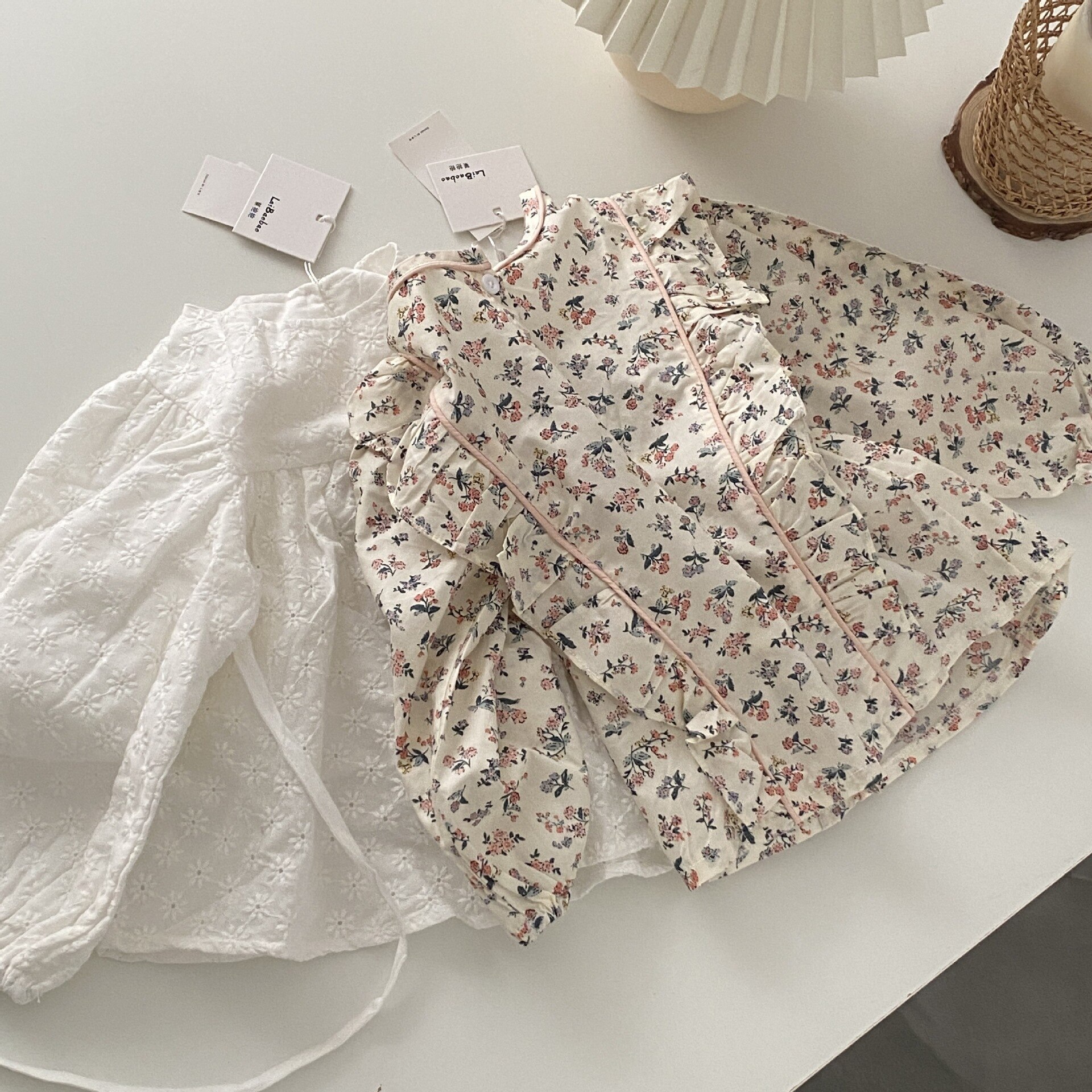 Camisa Floral con cuello redondo para niñas, Blusa con volantes, Tops de manga larga para bebés, ropa de princesa para niños pequeños, Primavera