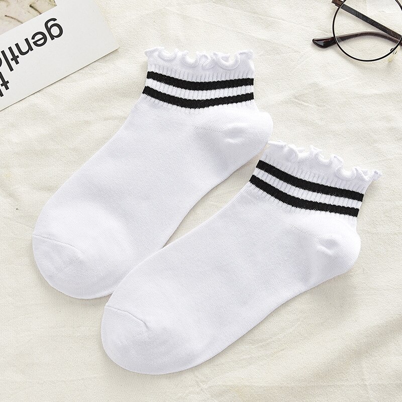 women cotton cusual White Black socks Girls cute crimped ankle socks Stripes Dots Heart short Socks 34-40