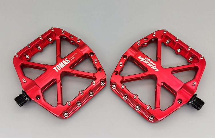 Ultra-light Mountain Bike Pedals CNC Aluminum Alloy Polished 3 Bearing Pedals Downhill Dirt Bike Anti-slip Bicycle Pedals: Red