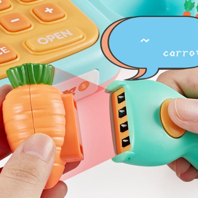 Il registratore di cassa intelligente finge di giocare a cassiere con scanner, microfono, gioca a soldi e drogheria per bambine