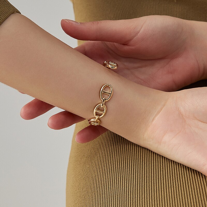 GHIDBK Hohl Einzigartige Kette Armreifen Armbänder für Frauen ErkläSprosse Öffnen Armbinde eins Straße Stil Armreif Modeschmuck
