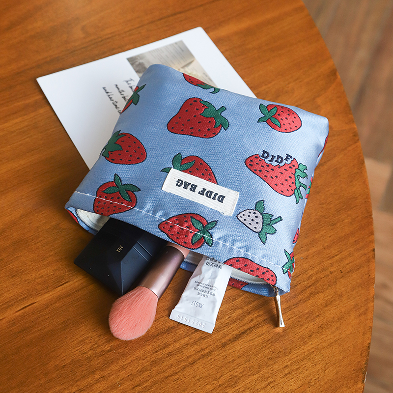 Women's Cosmetic Bag Small Blue Strawberry Portable Cosmetics Lipstick Storage Bag Commuter Coin Purse Clutch Bag Key Case