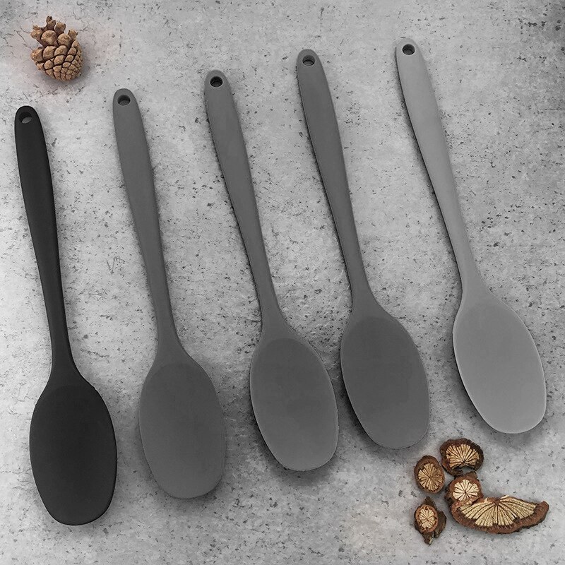 Silicone plastic black spoon one-piece disposable oval long handle soup spoon consumer and commercial kitchen gadget spoon meal