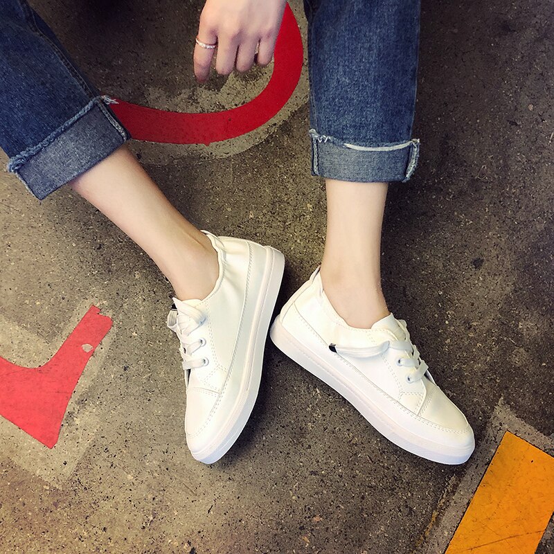Vrouwen Casual Witte Schoenen Zachte Lederen Comfortabele Schoenen Vrouwen Soild Lente en Herfst Stevige Slip op Flats