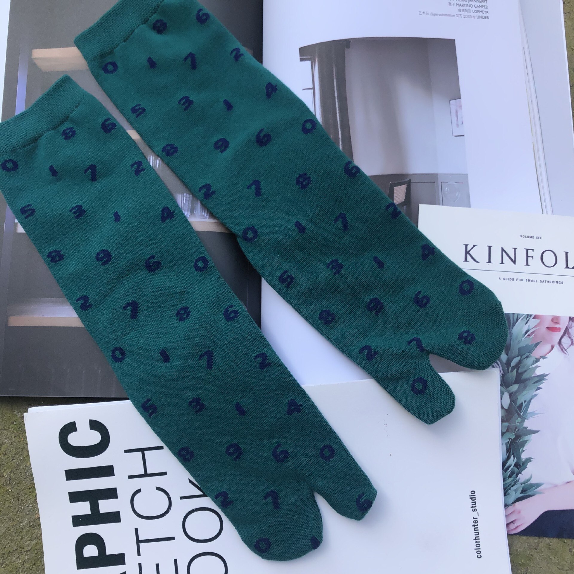 Chic Japanese Jacquard Split Toe Socks Digital Combed Cotton Two Toe Socks Women Korean Harajuku Two Finger Tabi Socks: Dark Green