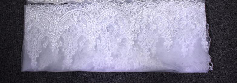 Velos de novia de encaje clásico, accesorios de boda elegantes, aplique de una capa, nuevos: pure white / 300 cm