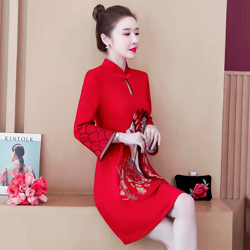 Qipao negro y rojo bordado para mujer, vestido chino Vintage de estilo étnico, Cheongsam moderno, novedad de otoño, 2022