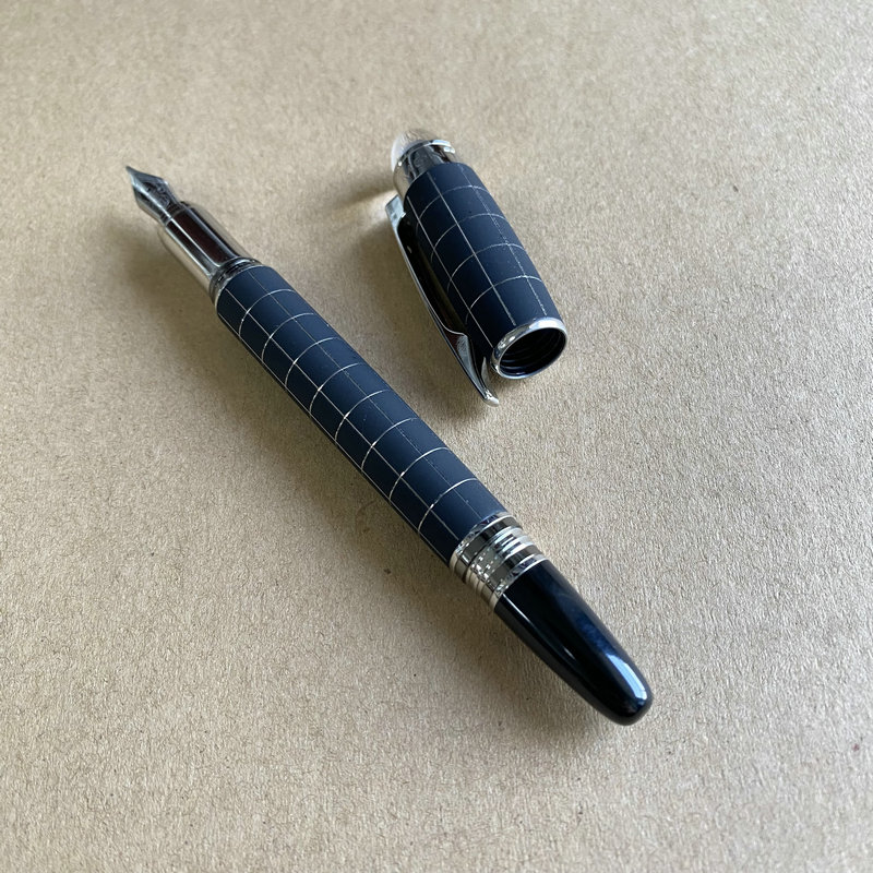 Stylo exécutif en métal à rayures platine, stylo à bille étoile à poignée en caoutchouc/Rollerball, de luxe pour les professionnels d'entreprise: kaki foncé
