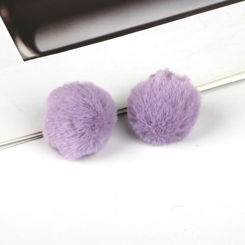 18 st/lot 4cm flerfärgad fluffig söt pom pom porte klave för kvinnor väska charm leksaker härlig päls boll pompom för nyckelring material: Ljuslila