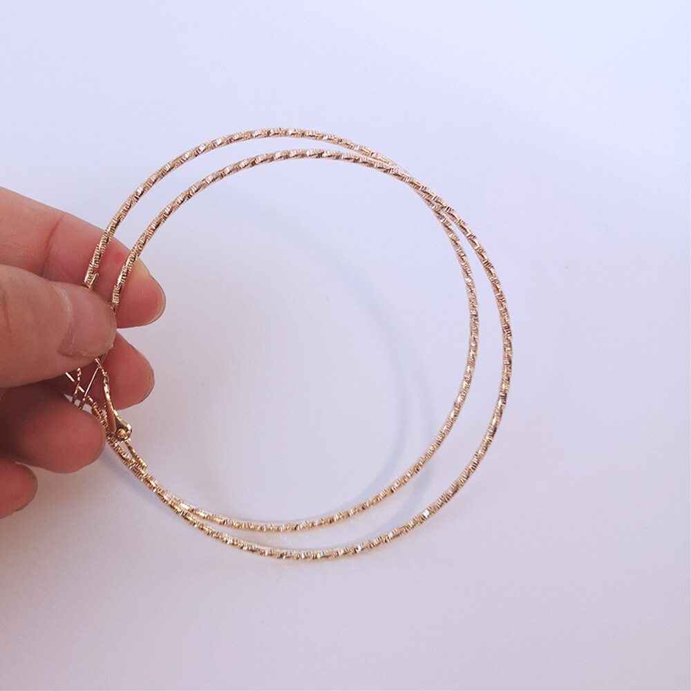 BLIJERY Glanzende Twisted Grote Hoepel Oorbellen voor Vrouwen Sieraden Basketbal Brincos Temperament Ronde Cirkel Oorbellen Boucles d'oreill: Licht Geel Goud Kleur