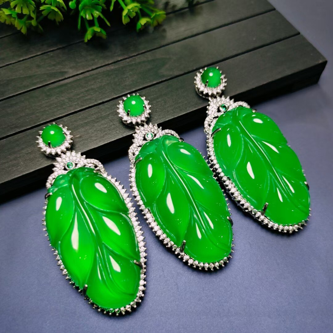 Genuine Natural Green Jade Leave Pendant Necklace Women Chrysoprase Charms Jewellery Jades Stone Leaf Chalcedony Amulet