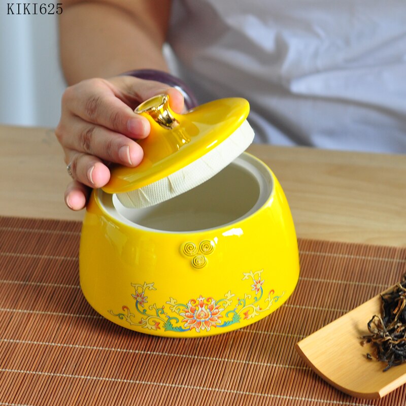 Red Ceramic Storage Jar with Lid Kitchen Seasoning Sealed Jar Portable Large-capacity Tea Tin Box Home Decoration