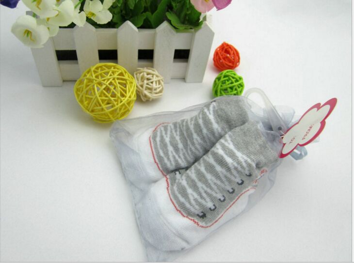 Anti Slip Baby Meisje Sokken Schoenen Antislip Rubberen Zool Peuter Baby Kleding 0-24M Pasgeboren Schoen Sokken voor Baby Baby Jongen Sokken: Gray Socks