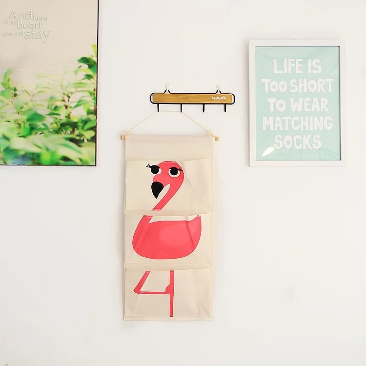 Sac de rangement suspendu à trois couches, sac suspendu mural pour recevoir un sac suspendu après la porte, sac en tissu: Flamingos